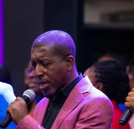 Eddie SAnte drops I See Your Glory on Dec. 13