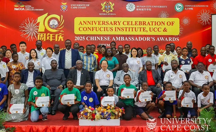 A group photograph of the officials and awardees at the event