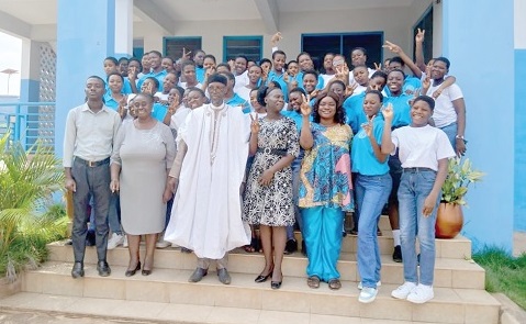 Students and staff of the institute with the NPC officials after the event