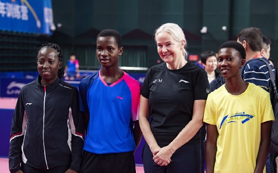Coach Cynthia Kwabi, Israel Aklie and Joanita Borteye in a pose with ITTF president, Petra Sörling