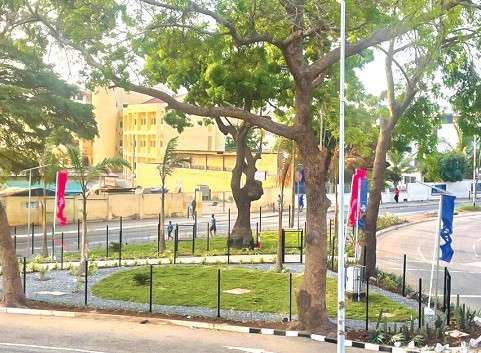 The space before the transformation (right) and after the transformation (left) 