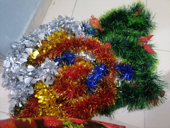 Season’s greetings, political reflections, party time