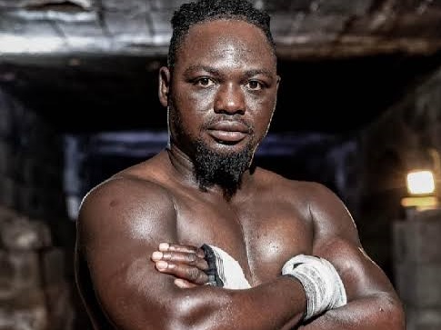 Suspended boxer Bastie