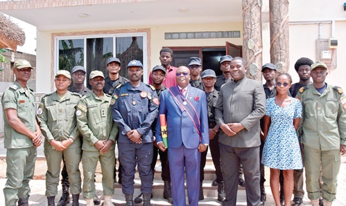 DCOP David Eklu (4th from right) and Nii Tettey-Amarteifio (3rd from right) with the Cadet leaders