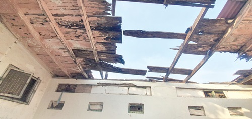 Some parts of the roof of the fort are gone Some parts of the roof of the fort are gone
