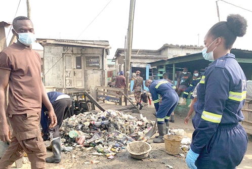 The exercise  saw the team made up of assembly members and staff, security services as well as sanitation workers, cleaning, sweeping and clearing choked gutters 