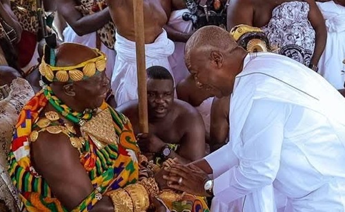 VIDEO: Prez Mahama appeals to Asantehene for support in addressing economic challenges