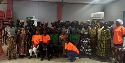 The participants in the meeting with the resource persons 