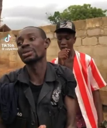 Man arrested after viral video shows him drunk in Police uniform begging for a smoke Man arrested for wearing police uniform without authority at Antoakrom