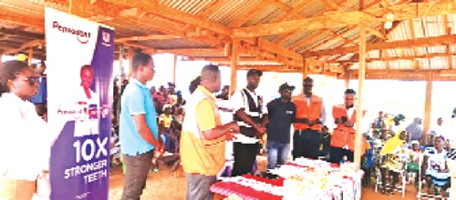 World Vision Ghana and the Unilever Ghana team at the Zini refugee camp