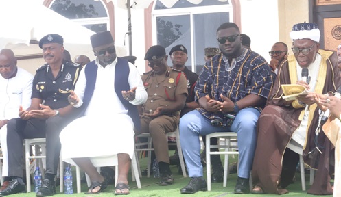 Sheikh Zakariah Suleman (right), Ashanti Regional Chief Imam, leading the prayers held at the Kumasi Central Mosque. Those on the dais include Dr Frank Amoakohene (2nd from right), Ashanti Regional Minister; Richard Ofori Agyemang Boadi (3rd from left), MCE for Kumasi, and DCOP Emmanuel Teye Cudjoe (2nd from left), Ashanti Regional Police Commander