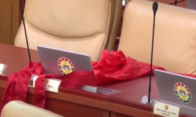Parliament adjourns sitting in honour of late Akwatia MP Ernest Yaw Kumi Parliament adjourns sitting in honour of late Akwatia MP Ernest Yaw Kumi