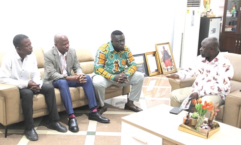 Richard Ofori-Agyeman Boadi (right), Kumasi Municipal Chief Executive, explaining a point to the Graphic delegation led by Benjamin Tsatsu Korsinah (3rd from left), Graphic Zonal Business Manager Richard Ofori-Agyeman Boadi (right), Kumasi Municipal Chief Executive, explaining a point to the Graphic delegation led by Benjamin Tsatsu Korsinah (3rd from left), Graphic Zonal Business Manager