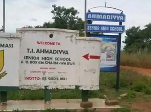 TI Ahmadiyya SHS: Police arrest student for stabbing classmate over mobile phone dispute TI Ahmadiyya SHS: Police arrest student for stabbing classmate over mobile phone dispute
