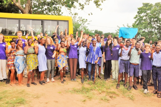 Apollo Panou (in smock), founder of Jolinaiko Eco Tours with some staff and students of the two schools Cultural exchange programme between Dutch Porta Mosana College and Liati DANCOTECH takes off