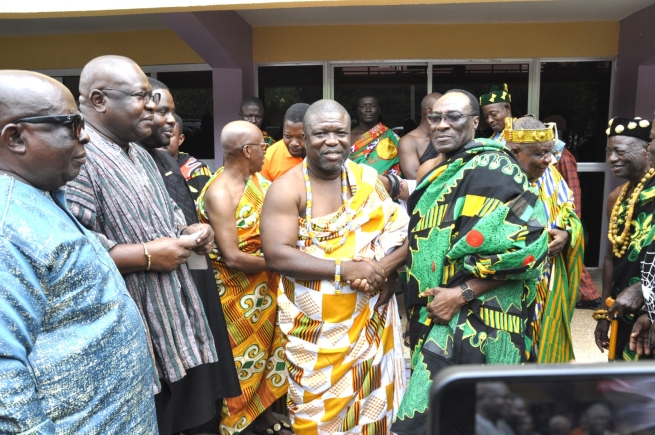 Togbe Tepre Hodo V (in spectacles), President of the Volta Region of Chiefs in hearty handshake with James Gunu, Volta Regional Minister after the meeting Pupils abandon school for marijuana farms in Volta Region – Chiefs raise alarm