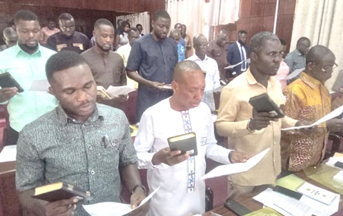 Swearing in the members