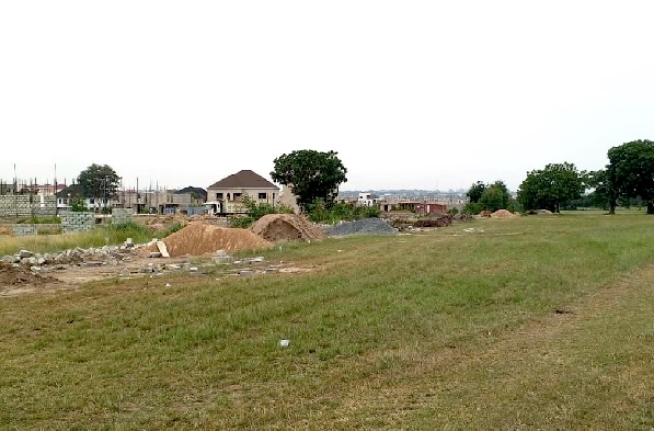 • Part of the fairway has been taken over by new structures • Part of the fairway has been taken over by new structures
