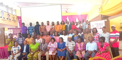 Dignitaries and participants after the event Dignitaries and participants after the event