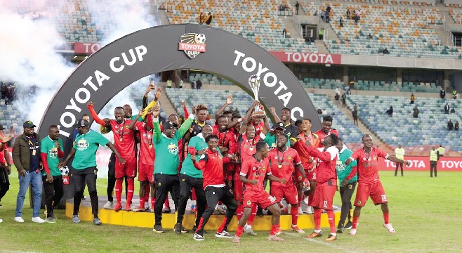 • Players and officials of Asante Kotoko celebrating their Toyota Cup triumph • Players and officials of Asante Kotoko celebrating their Toyota Cup triumph