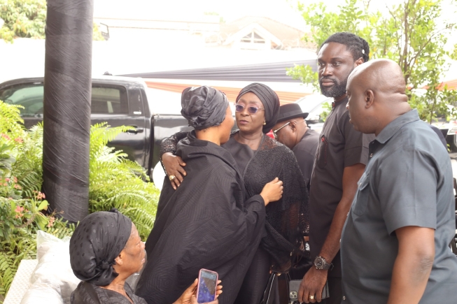 Abla Dzifa Gomashie, Minister of Tourism, Culture and Creative Arts with some members of the Fosu family at Daddy Lumba's private residence in Accra on Monday morning Abla Dzifa Gomashie, Minister of Tourism, Culture and Creative Arts with some members of the Fosu family at Daddy Lumba's private residence in Accra on Monday morning