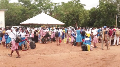 Students waiting for government evacuation teams to transport them out of the conflict zone Students waiting for government evacuation teams to transport them out of the conflict zone