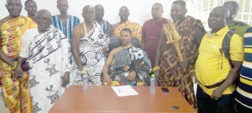 Nene Kweku-Otiti Animle VII (seated), with Nene Nater Otutoto Akakposu V (4th from left), the new Divisional Chief, and other divisional chiefs at the event Nene Kweku-Otiti Animle VII (seated), with Nene Nater Otutoto Akakposu V (4th from left), the new Divisional Chief, and other divisional chiefs at the event