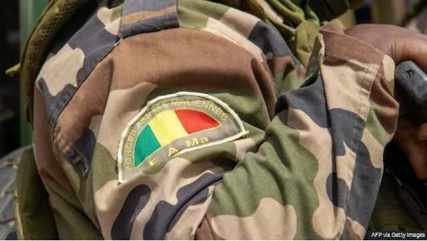Insurgents kill dozens in Mali base and attack Timbuktu, sources say