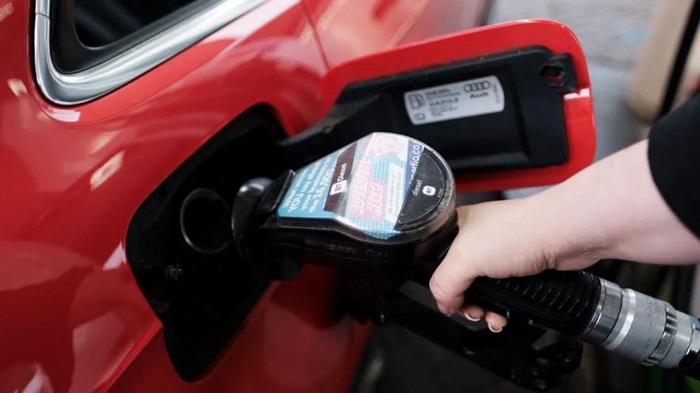 Rising crude oil prices can push up how much we pay at the pumps Rising crude oil prices can push up how much we pay at the pumps