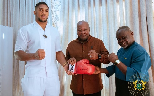 Anthony Joshua (left), with President John Mahama (middle) and Azumah Nelson, Ghana's legendary boxer Anthony Joshua (left), with President John Mahama (middle) and Azumah Nelson, Ghana's legendary boxer