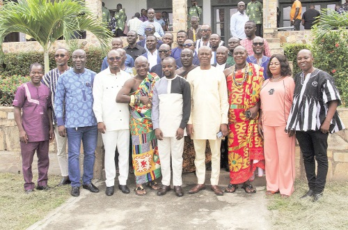 Yusif Sulemana (4th from right), Minister of Lands and Natural Resources, and Augustus Awity (2nd from left), with members of the board Yusif Sulemana (4th from right), Minister of Lands and Natural Resources, and Augustus Awity (2nd from left), with members of the board
