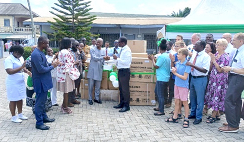 Desmond Anom Osei (right), President of the Koforidua Stake of Jesus Christ of Latter Day Saints, making a symbolic presention of the equipment to Dr Samuel Bortier Borlabi, Deputy Director in charge of Clinical Care at the Eastern Regional Health Directorate in Koforidua Desmond Anom Osei (right), President of the Koforidua Stake of Jesus Christ of Latter Day Saints, making a symbolic presention of the equipment to Dr Samuel Bortier Borlabi, Deputy Director in charge of Clinical Care at the Eastern Regional Health Directorate in Koforidua