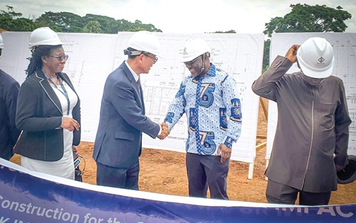 Prof. Gordon Awandare (2nd from right), Pro-Vice Chancellor, University of Ghana, exchanging pleasantries with Park Kyongsig (2nd from left), Korean Ambassador to Ghana. Looking on is Dr Elizier Taiba Ameyaw-Buronya (left), Director, Public Affairs, UG. Picture: ERNEST KODZI Prof. Gordon Awandare (2nd from right), Pro-Vice Chancellor, University of Ghana, exchanging pleasantries with Park Kyongsig (2nd from left), Korean Ambassador to Ghana. Looking on is Dr Elizier Taiba Ameyaw-Buronya (left), Director, Public Affairs, UG. Picture: ERNEST KODZI