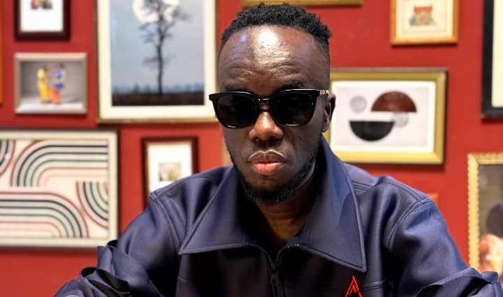 Akwaboah teams up with Nadia Buari for video of new single 'Smile Again' Akwaboah teams up with Nadia Buari for video of new single 'Smile Again'