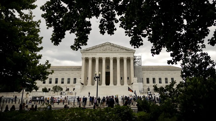 US Supreme Court allows Trump to resume deportations to third countries