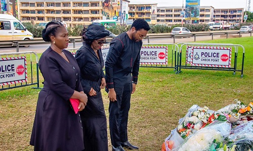Nana Konadu Agyeman-Rawlings lays wreath in honour of helicopter crash victims