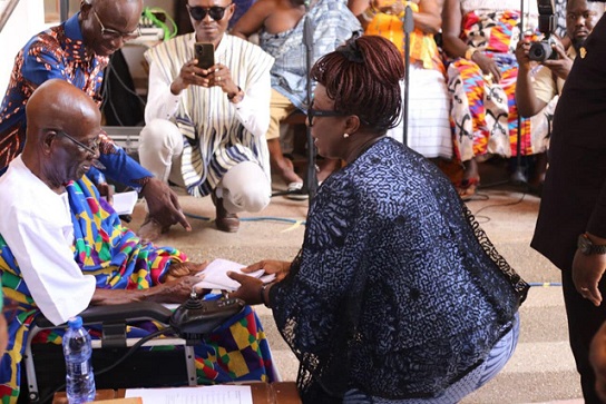 Tourism Minister visits legendary musician Agya Koo Nimo Tourism Minister pays courtesy visit to legendary musician Agya Koo Nimo