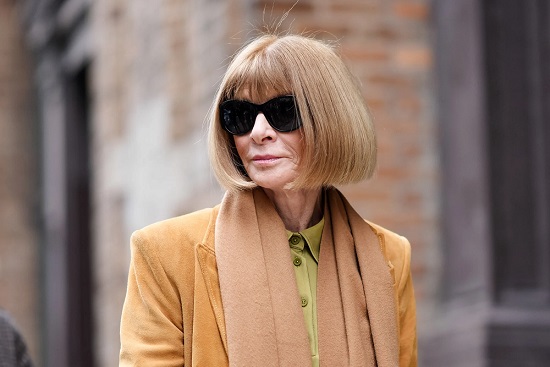 Anna Wintour stepping down as Vogue editor-in-chief