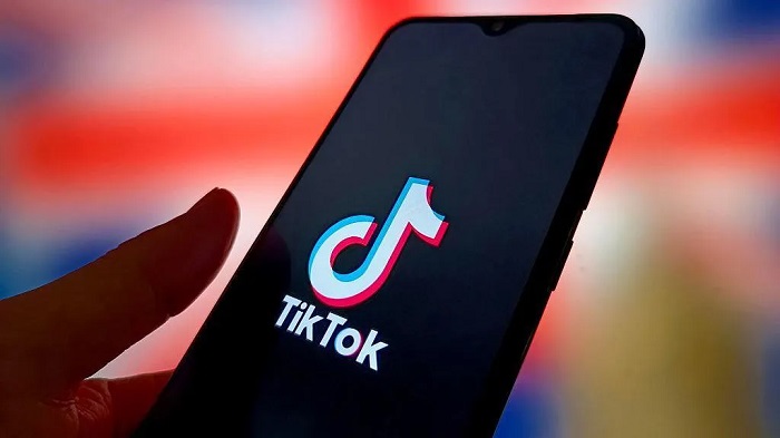 Trump says he has 'a group of very wealthy people' to buy TikTok