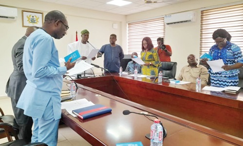 Haruna Iddrisu, Minister of Education, swearing in members of the Governing Council of the Ghana Education Service Haruna Iddrisu, Minister of Education, swearing in members of the Governing Council of the Ghana Education Service