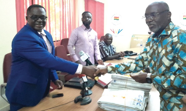 • Ben Nunoo Mensah (right), former GOC President, symbolically passed the baton to his successor, Richard Akpokavie, at yesterday's ceremony • Ben Nunoo Mensah (right), former GOC President, symbolically passed the baton to his successor, Richard Akpokavie, at yesterday's ceremony