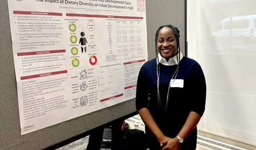 Gifty Aboagye-Mensah, an MPH student of Washington University in St. Louis, with her award winning poster Gifty Aboagye-Mensah, an MPH student of Washington University in St. Louis, with her award winning poster