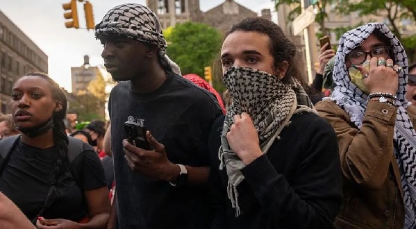 Crowds of protesters grew as a standoff with security and a group calling themselves "Columbia University Apartheid Divest" Crowds of protesters grew as a standoff with security and a group calling themselves "Columbia University Apartheid Divest"
