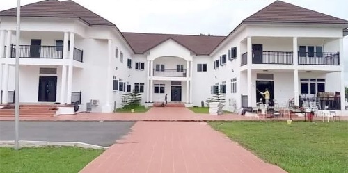 The front view of the Abanpredease Palace The front view of the Abanpredease Palace