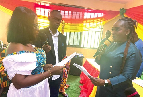 Rita Akosua Adjei Awatey (right), Eastern Regional Minister, swearing in Linda Ahenkorah as the new DCE for Akyemansa Rita Akosua Adjei Awatey (right), Eastern Regional Minister, swearing in Linda Ahenkorah as the new DCE for Akyemansa