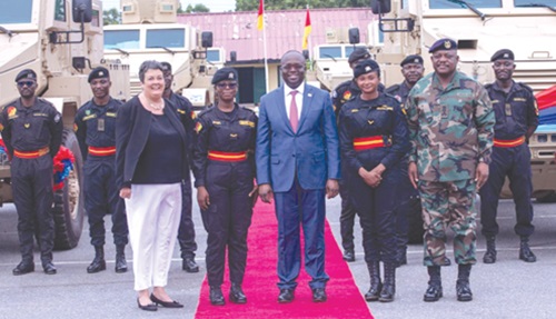 US Ambassador Virginia Palmer with the Minister of Defence, Edward Kofi Omane Boamah, and some service personnel US Ambassador Virginia Palmer with the Minister of Defence, Edward Kofi Omane Boamah, and some service personnel