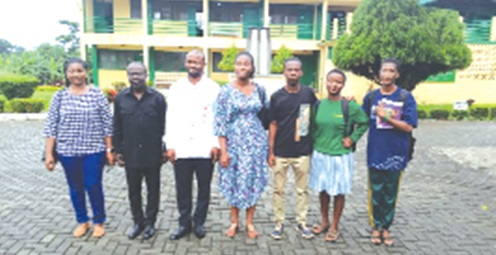 Dr Gordon Nana Asubonteng (2nd from left), Deputy National Coordinator of the Feed Ghana initiative; Samuel Adongo (3rd from left), Municipal Chief Executive for New Juaben North, with school heads and students Dr Gordon Nana Asubonteng (2nd from left), Deputy National Coordinator of the Feed Ghana initiative; Samuel Adongo (3rd from left), Municipal Chief Executive for New Juaben North, with school heads and students