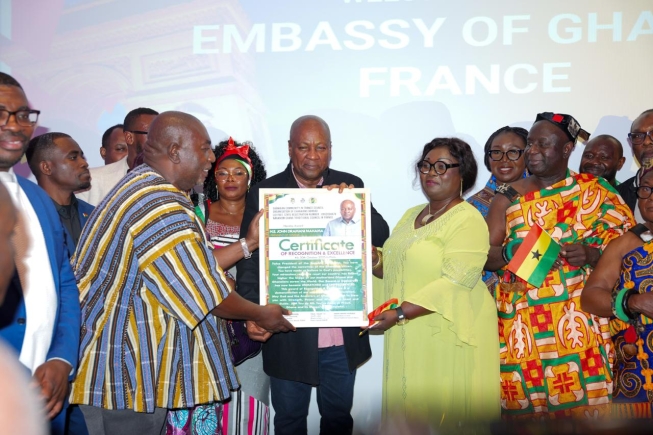 Ghanaian community in France honours President Mahama