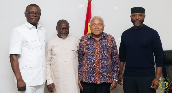 • Kofi Iddie Adams (left), Minister of Sports and Recreation, with Azumah Nelson (2nd from left), Samir Captan and Yaw Ampofo Ankrah (right), NSA boss, last Friday after the high-stakes meeting ahead of the Boxing Normalisation Commitee’s inauguration