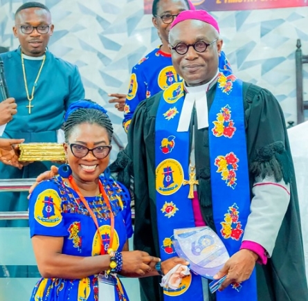 Most Rev. Prof. Johnson Kwabena Asamoah-Gyadu (right), Presiding Bishop, Methodist Church Ghana, presenting the award to Augustina Tawiah